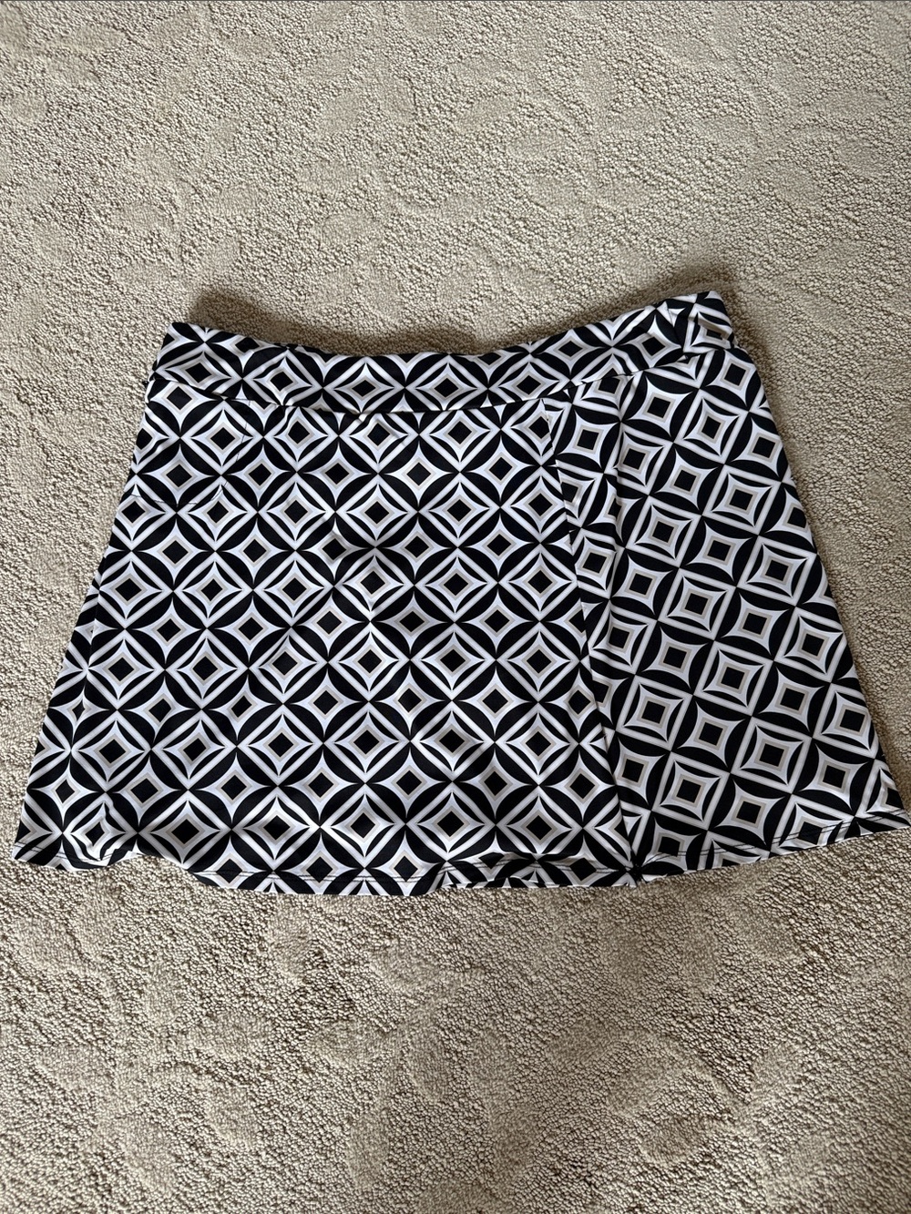 Lulu-B Black & White Diamond Print Skort